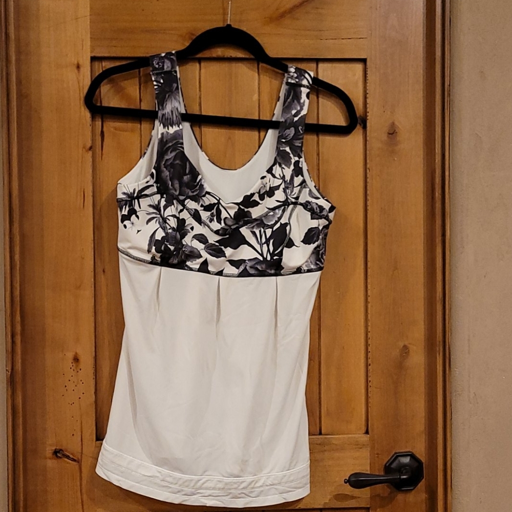 Lululemon sz 10 black and white tank top